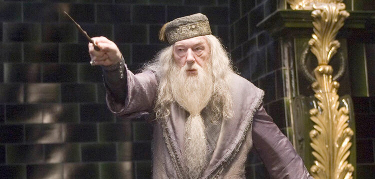 हैरी पॉटर के मशहूर ‘प्रोफेसर डंबलडोर’ का हुआ निधन, लंबे वक्त से थे बीमार