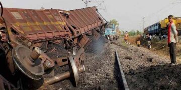 मुंबई में मालगाड़ी पटरी से उतरी, पनवेल-कलंबोली सेक्शन पर रेल ट्रैफिक में बाधा