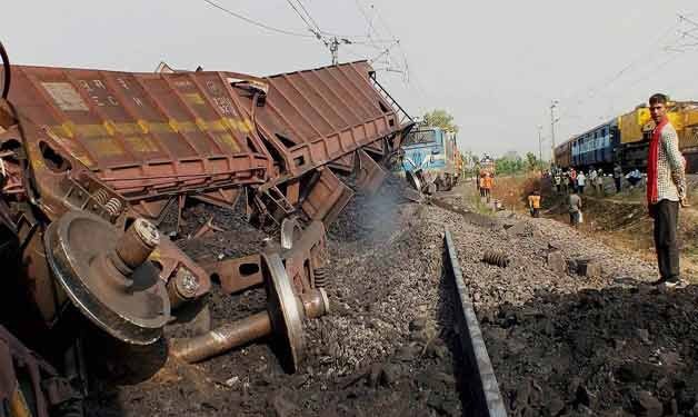 मुंबई में मालगाड़ी पटरी से उतरी, पनवेल-कलंबोली सेक्शन पर रेल ट्रैफिक में बाधा