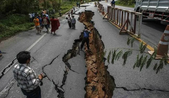 दिल्ली-एनसीआर में भूकंप के दो तेज झटके महसूस किए।