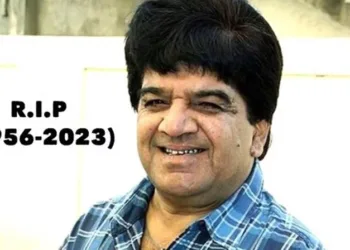 सेलेब्स ने जूनियर महमूद को आखिरी विदाई दी, जॉनी लीवर को हाथ में तस्वीर पकड़ते देखा गया