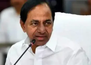 बीती रात एर्रावल्ली फार्महाउस में गिरकर के. चंद्रशेखर राव अस्पताल में भर्ती हुए।