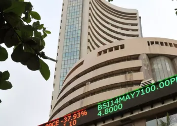 Stock Market : निफ्टी 50, सेंसेक्स ने मजबूत लाभ दर्ज किया, एक दिन में निवेशकों की दौलत लगभग ₹6 लाख करोड़ बढ़ी।