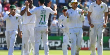 भारत vs द. अफ्रीका: पहले दिन का खेल खत्म; दूसरी पारी में द.अफ्रीका 62/3 पर है, जबकि भारत 36 रन से आगे